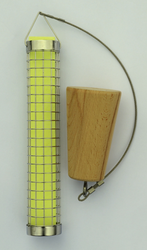 Bung with basket for multiple sulfur wicks