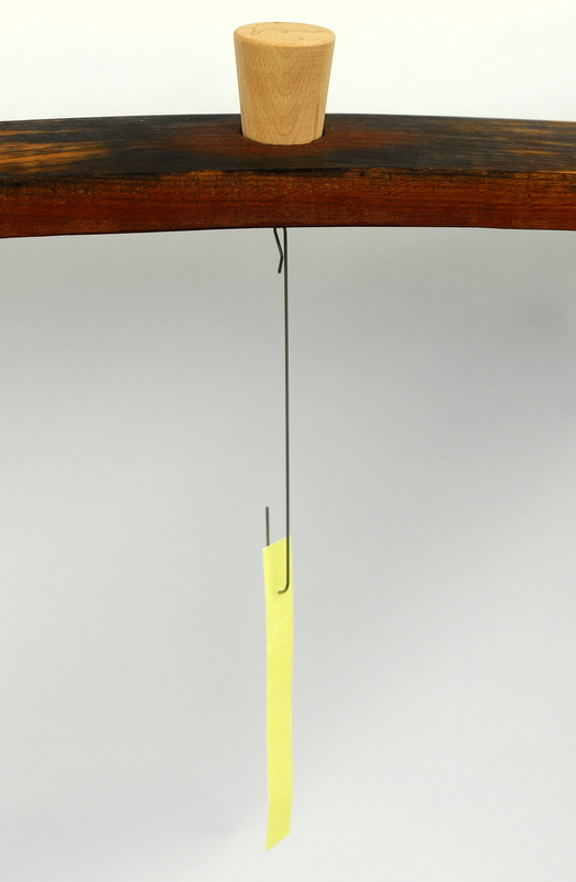 Bung with wire made of stainless steel for sulfurize barrels